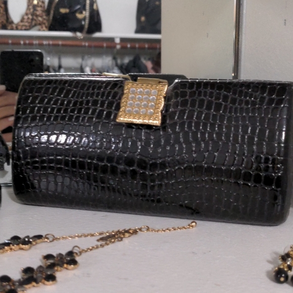 Small Black Crossbody w/brass tone hardware - Picture 1 of 9